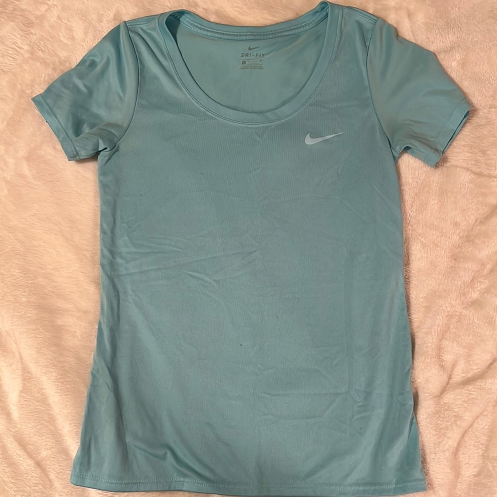 womens nike dri-fit shirt